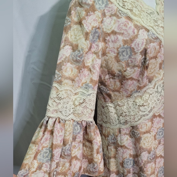 Vintage 1970's Women's Pink Floral Lace Bell Long Sleeve Maxi Ballgown Dress Med - Picture 5 of 9